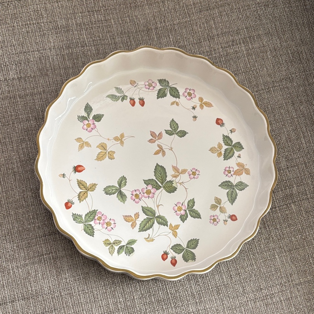 Wedgwood Cream Plate with Floral Design 10”